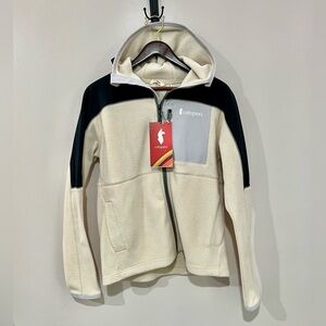 Cotopaxi Abrazo Hooded Full-Zip Fleece Jacket in Cream and Black
